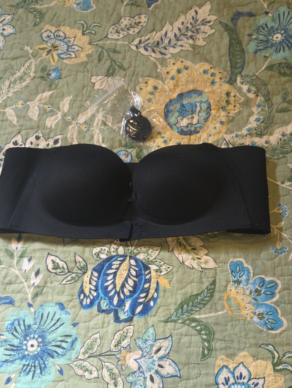 Black Strapless Front Close Seamless Bra - Women Intimates & Sleepwear